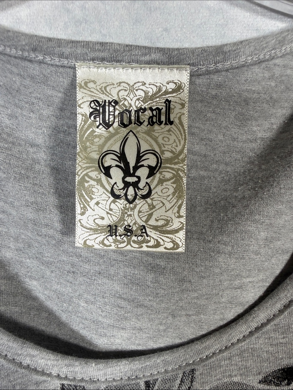 Vocal Gray Short-Sleeve Ruffle Skull Graphic Tee - Picture 2 of 4